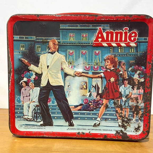 VIntage ALADDIN Metal LUNCH BOX 1981 ANNIE No Thermos-Needs TLC - Picture 6 of 9